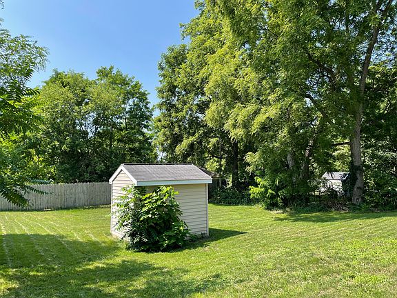 5th image of 39 Graves Ave