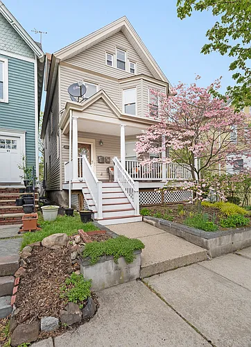 53 Portland Pl #1 Photo 1