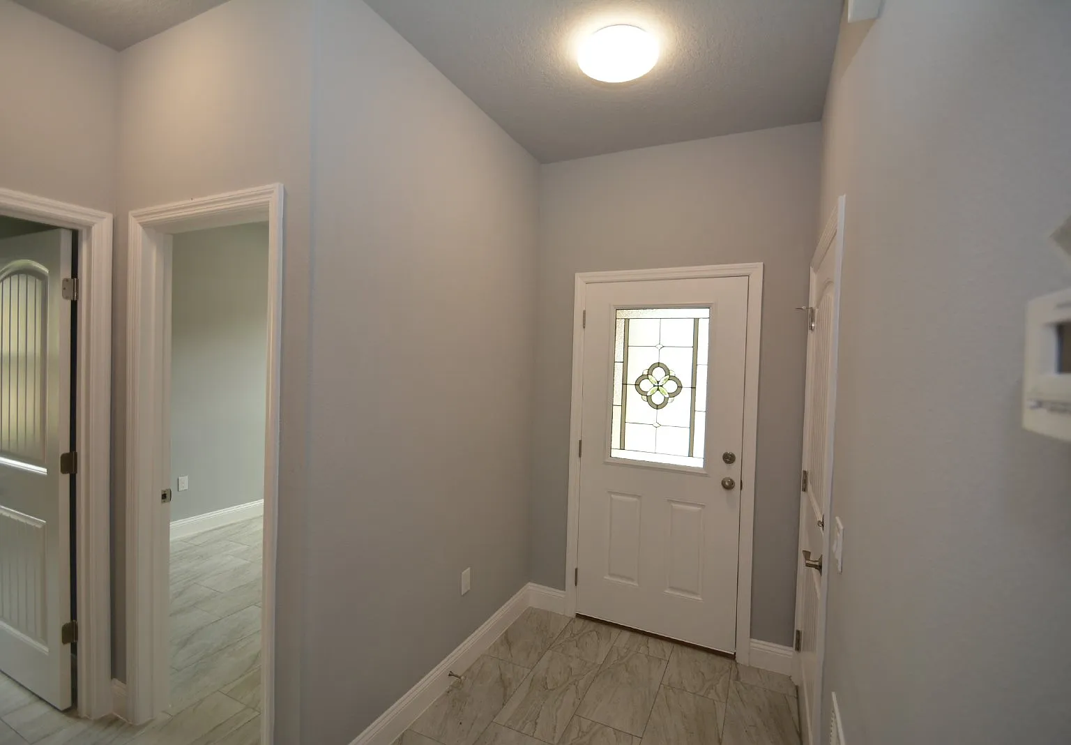 3 bed, 2.0 bath, 1169 sqft, $1,800 — Photo 4