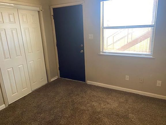 4th image of 1115 Newberry Ln #2