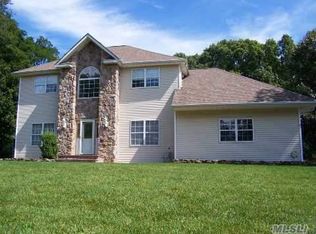 7 Pak Ct, East Setauket, NY 11733