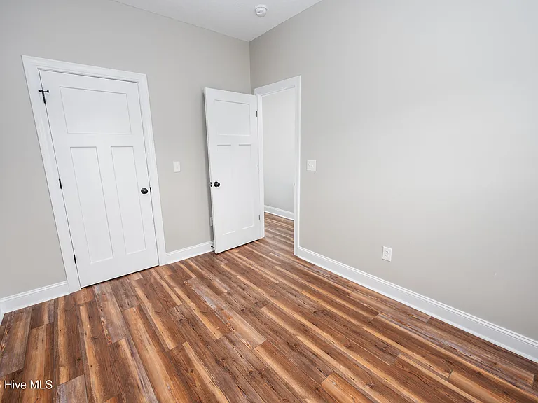 132 Macdonald Blvd — Photo 10