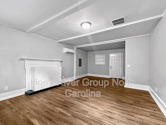 4th image of 400 W Montcastle Dr