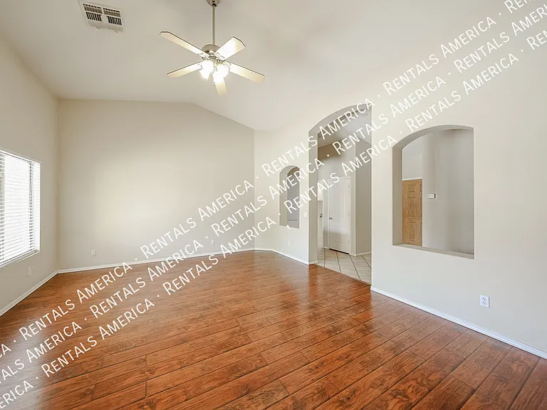1623 E Wildhorse Pl — Photo 7
