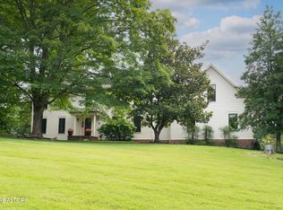 824 W Woodchase Rd, Knoxville, TN 37934