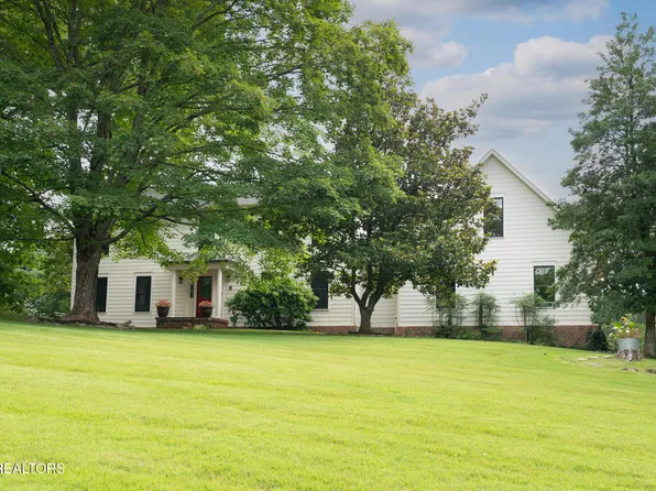 824 W Woodchase Rd, Knoxville, TN 37934