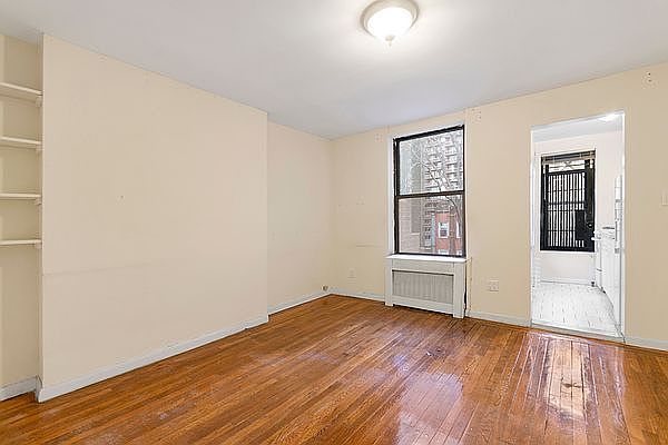 1st image of 245 E 39th St APT 5C