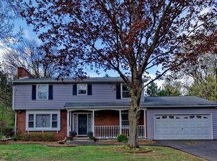 107 Vosburgh Rd, Halfmoon, NY 12118