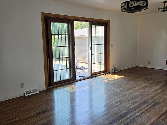 3rd image of 1314 S 258th St