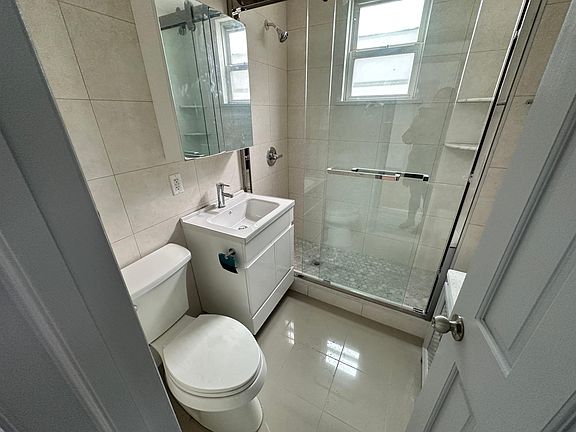 3rd image of 272 Logan Ave Floor 2