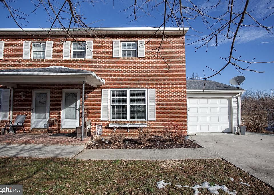 1st image of 490 Tall Cedar Ln