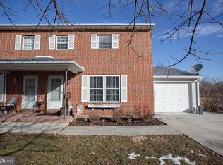 490 Tall Cedar Ln, Greencastle, PA 17225