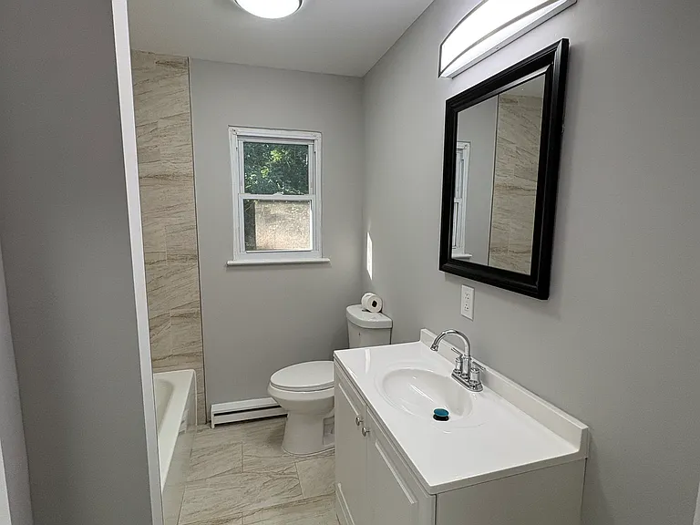 261 Elizabeth Ave — Photo 6