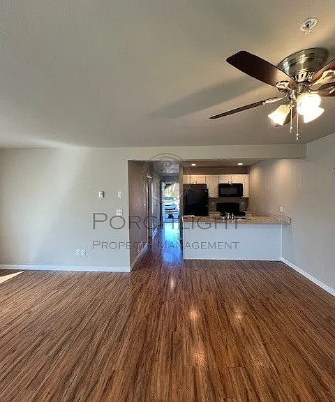 2007 Aaron Dr #104 — Photo 2