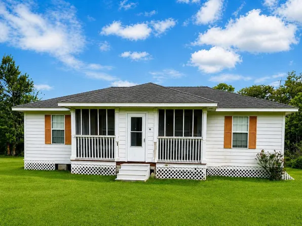50 Sir Gawain Dr, Sargent, TX 77414