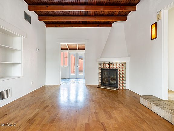 4th image of 2028 E 8th St