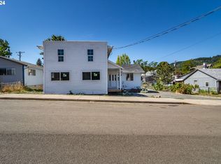 273 Alder St, Yoncalla, OR 97499