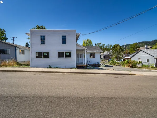 273 Alder St, Yoncalla, OR 97499