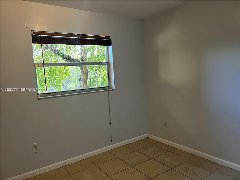 4111 Stirling Rd #308 — Photo 19