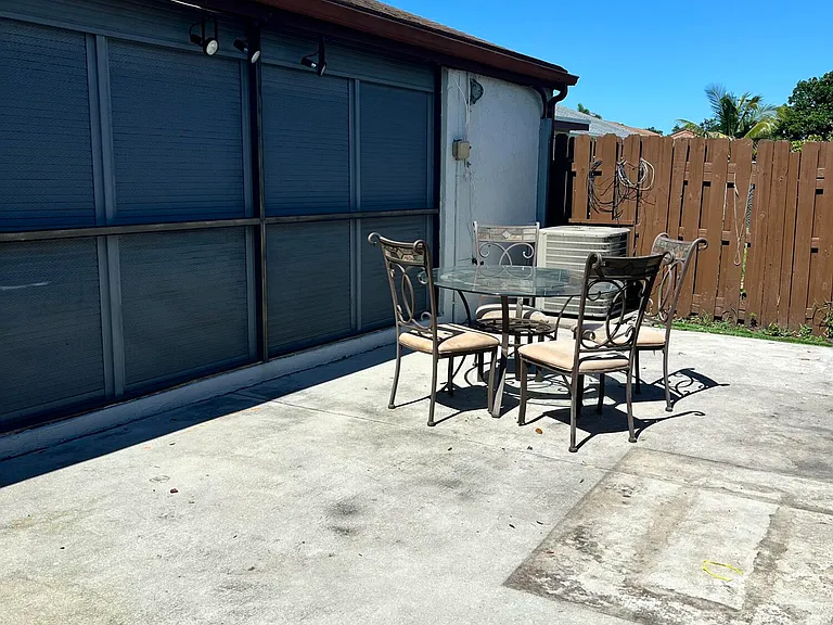 5672 Biscayne Dr — Photo 12