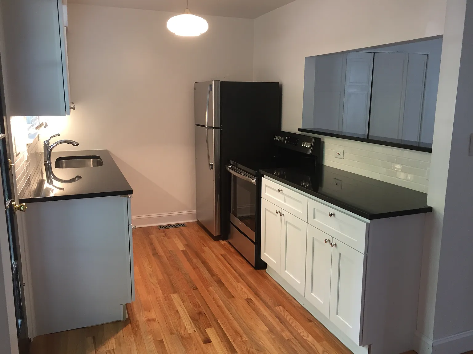 2 bed, 850 sqft, $1,995 — Photo 4