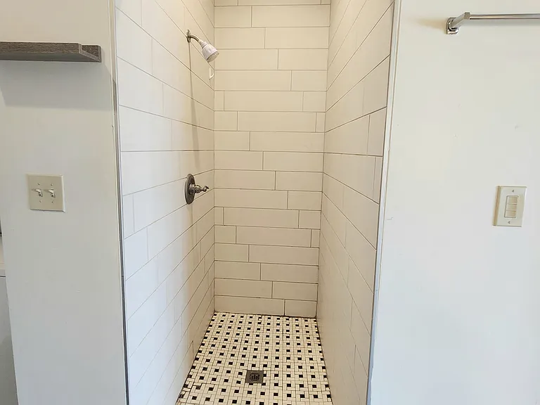 324 Pujo St #A — Photo 8