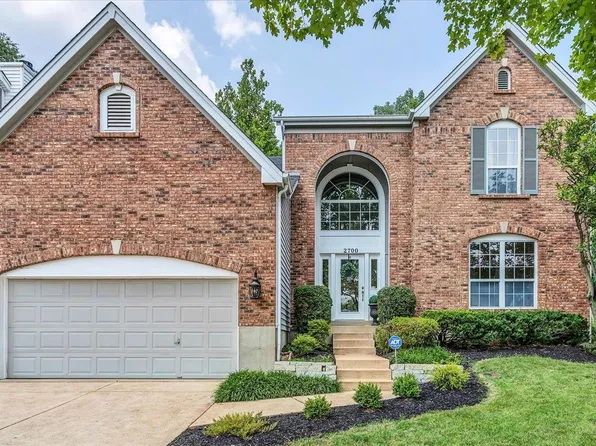 2700 Barrett Meadows Ct, Ballwin, MO 63021