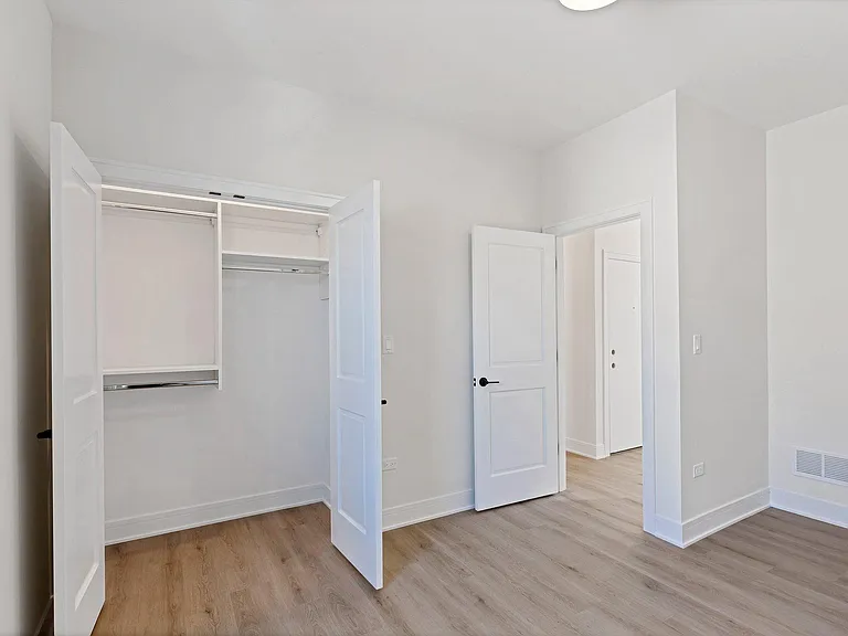 4224 S Langley Ave #2 — Photo 15
