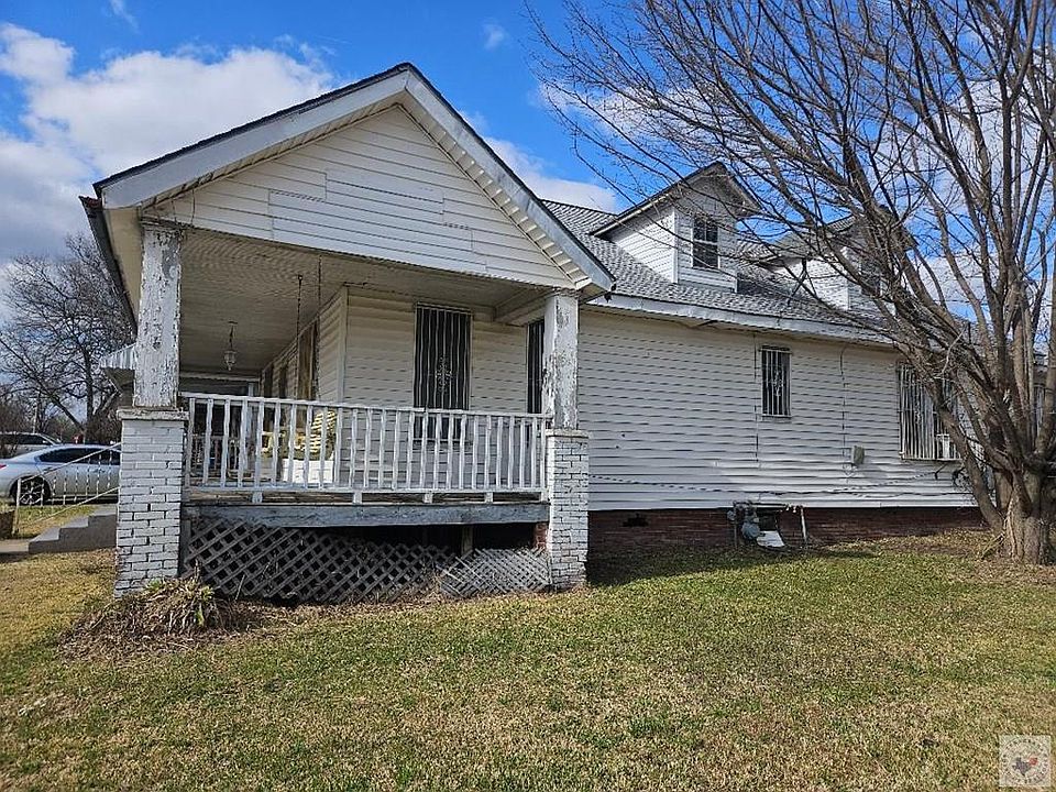 2nd image of 1206 Hazel St