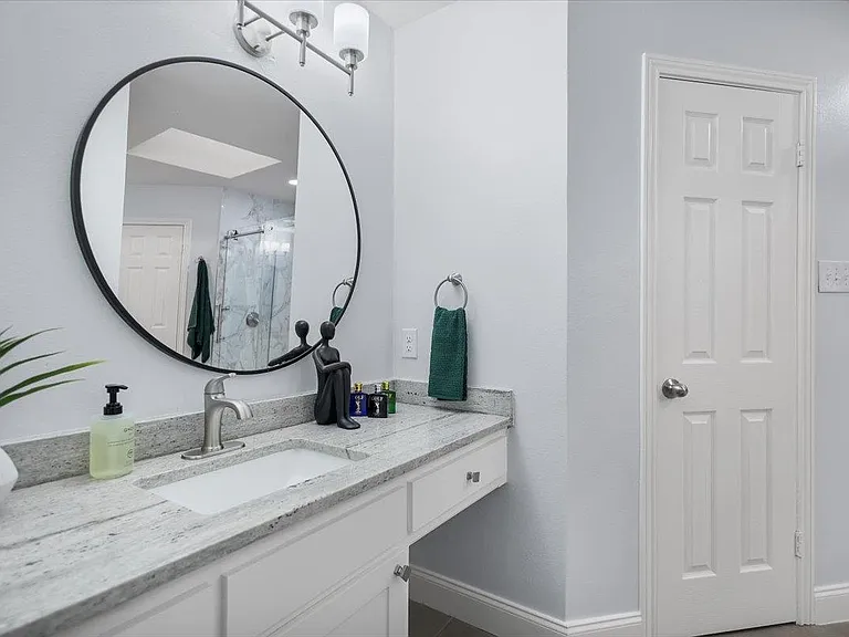 291 N Bay Dr — Photo 23