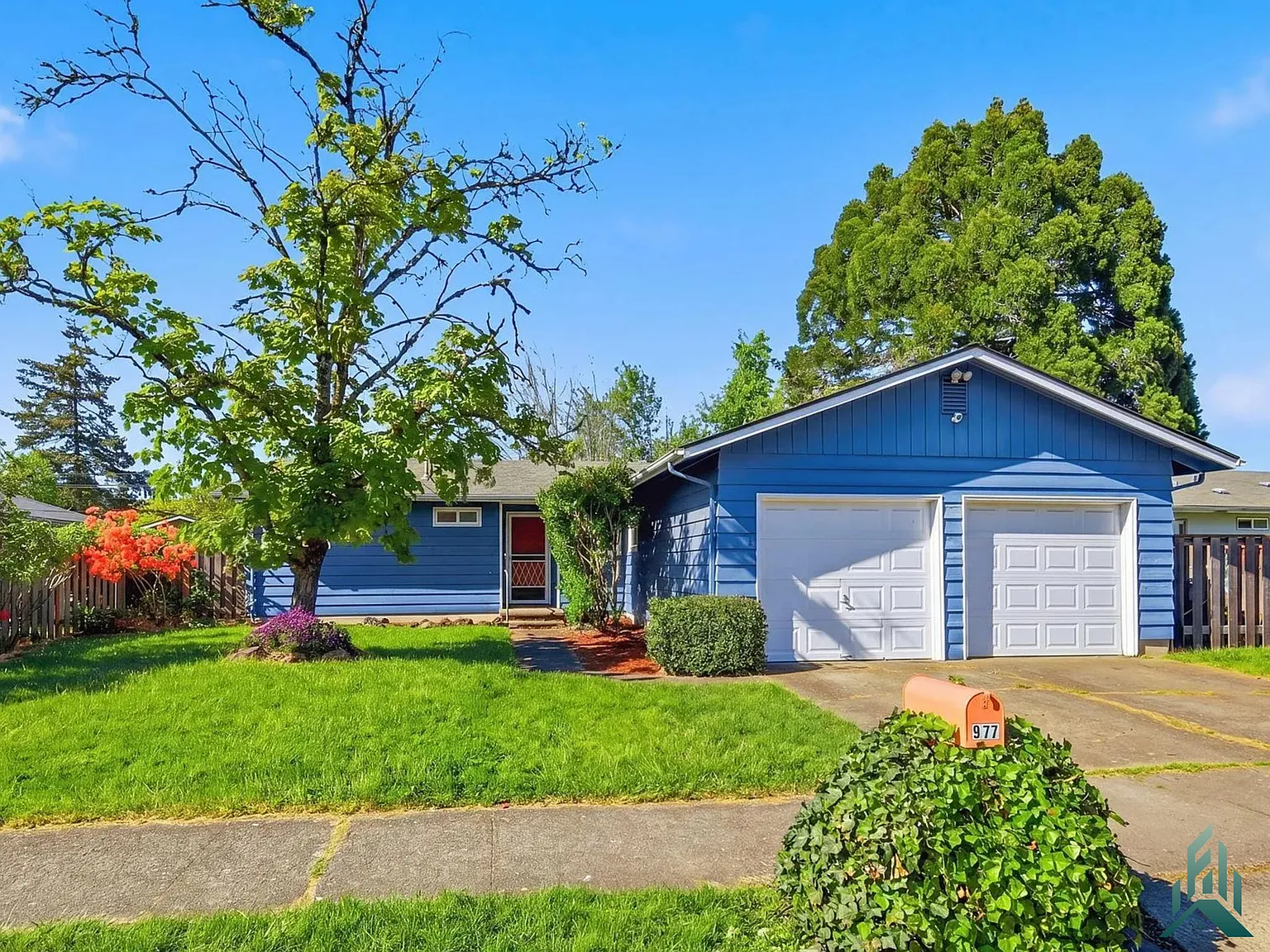3 bed, 1210 sqft, $2,295 — Photo 1