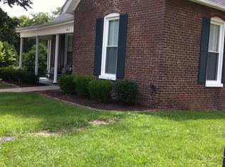411 S 3rd St, Danville, KY 40422