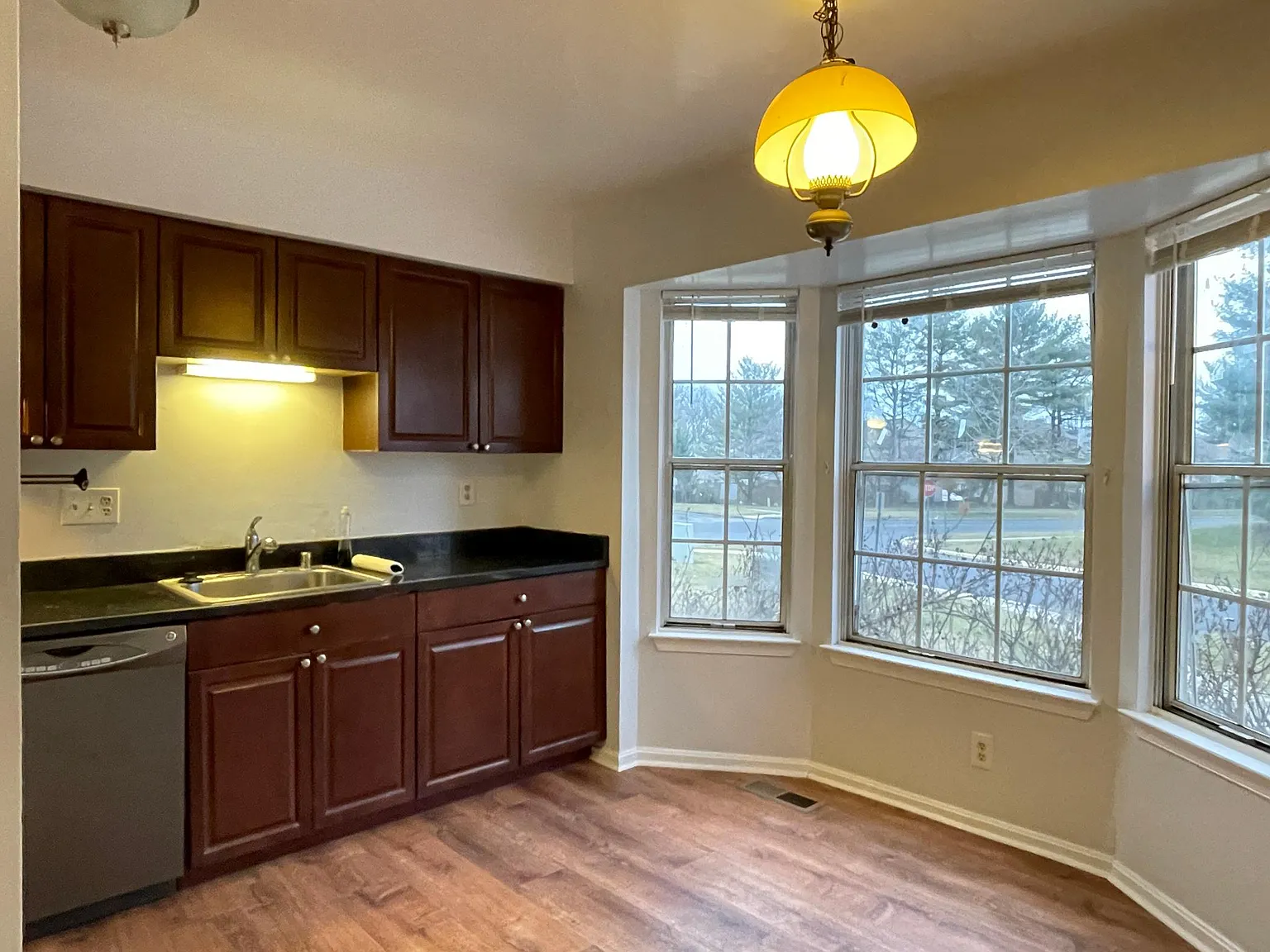 3 bed, 1540 sqft, $2,990 — Photo 3