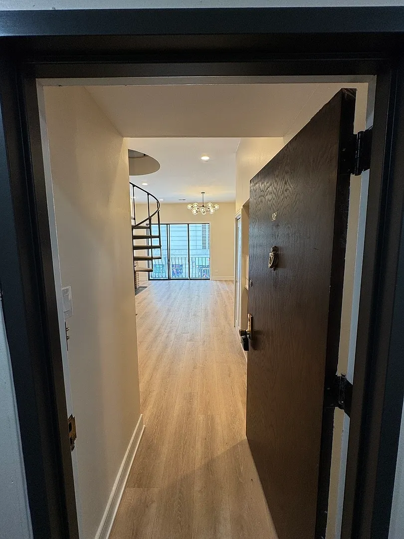 2 bed, 1.5 bath, 1200 sqft, $3,245 — Photo 2