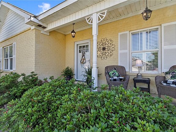 3rd image of 6204 Mimosa Gardens Cir