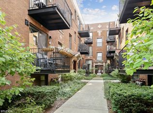 1647 W Addison St APT 1A, Chicago, IL 60613