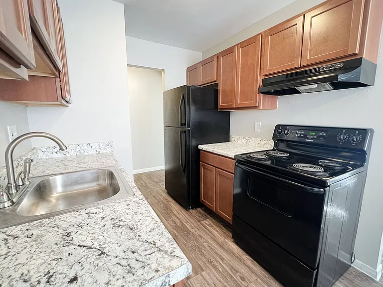 Sharondale Woods Apartments — Photo 97