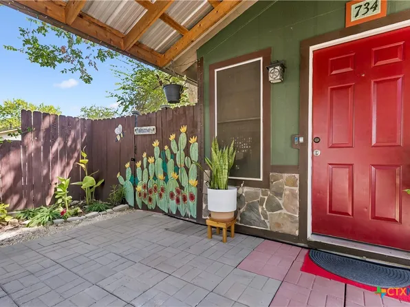 734 Neches St, Lockhart, TX 78644