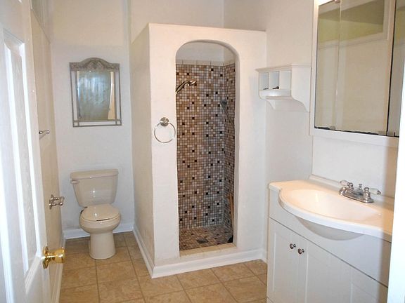 5th image of 203 Forest Dr