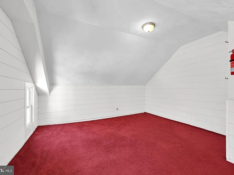129 N Railroad St — Photo 12