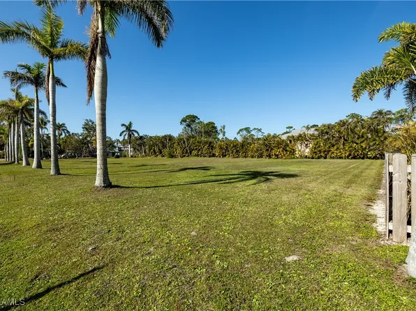 7322 Pomegranate Dr, Bokeelia, FL 33922