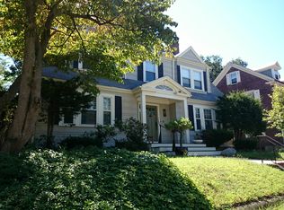 372 W Roxbury Pkwy, West Roxbury, MA 02132