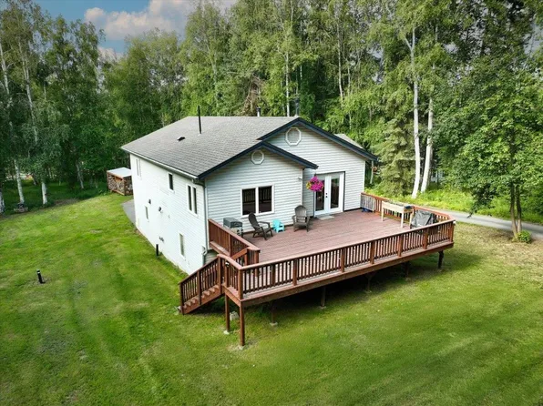 312 Peregrine Dr, Fairbanks, AK 99712