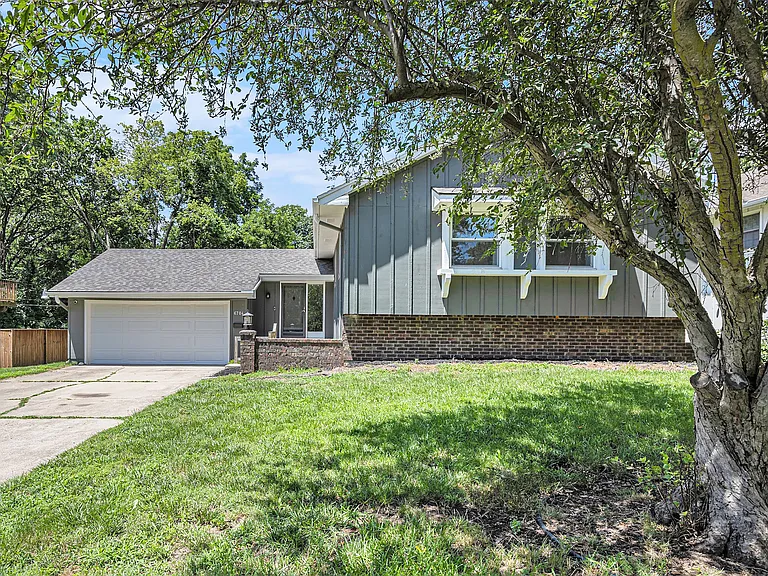 6704 Lakeshore Dr — Photo 28
