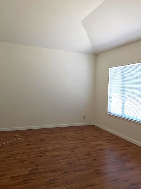 1st image of 952 Stone Glen Ct