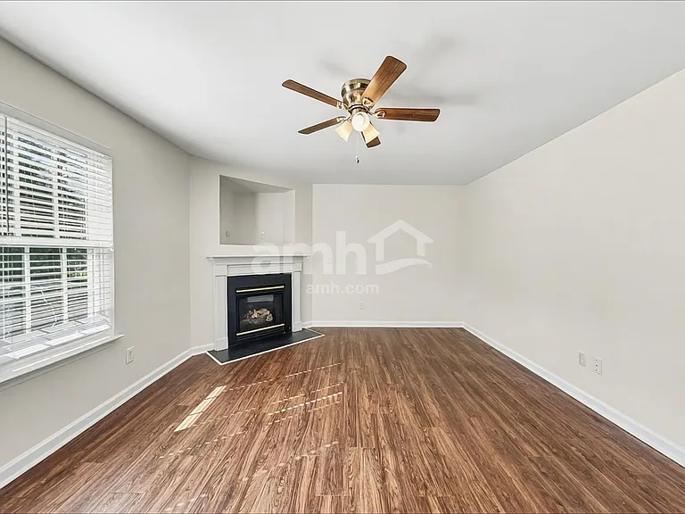 117 Rock Glen Ct — Photo 7