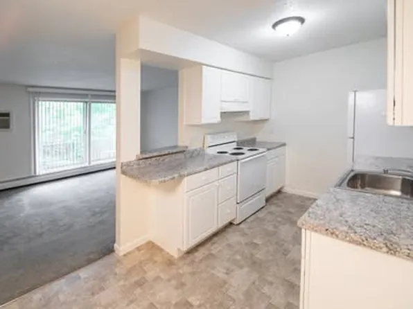 1441 73rd Ave NE #302, Minneapolis, MN 55432