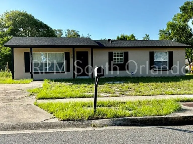 1205 Baranova Rd — Photo 1
