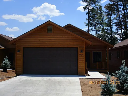 2012 N Lake Breeze Rd Photo 1