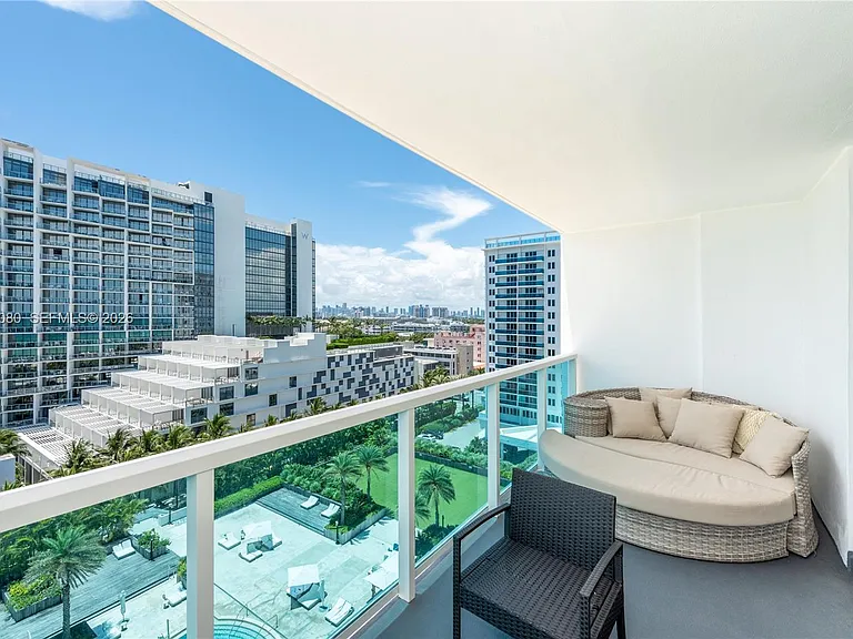 2301 Collins Ave #1009 — Photo 5